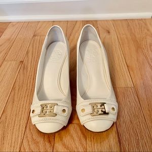 Tory Burch white leather wedge shoe size 5US